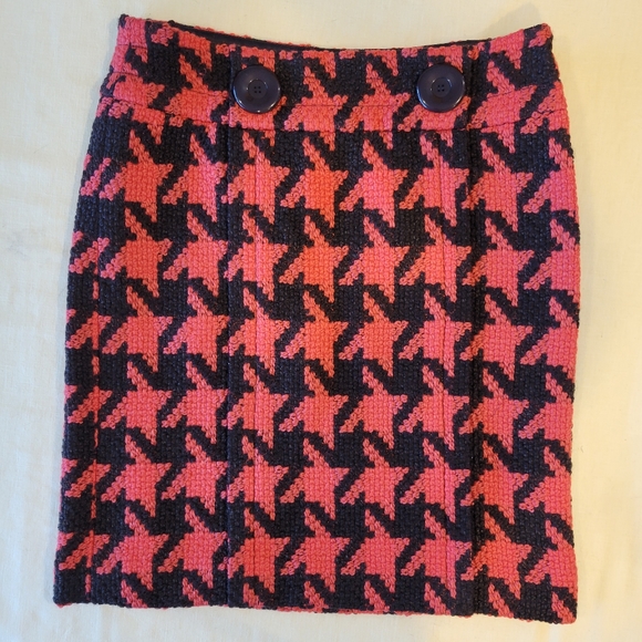 Per Se Dresses & Skirts - Per Se black and pink houndstooth skirt